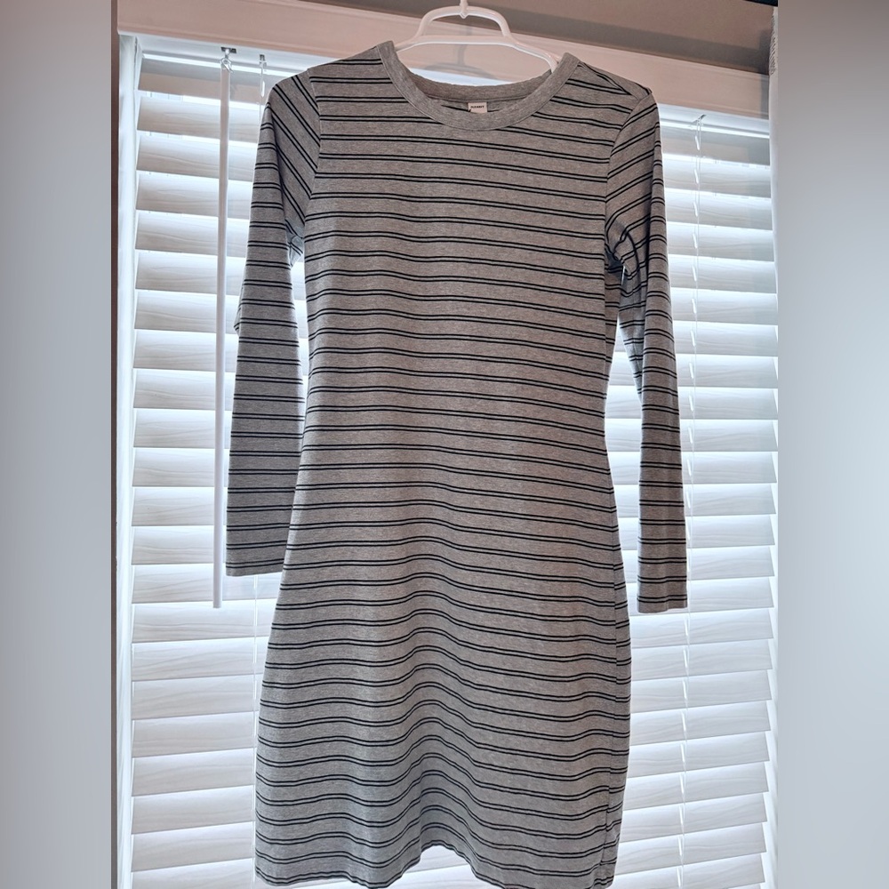 Old Navy Gray and Black Striped Long Sleeve Crew Neck Dress - Small